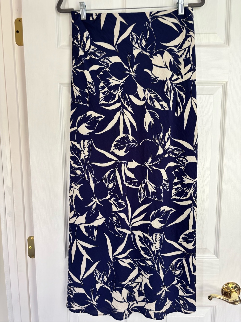 Abercrombie & Fitch Navy Floral Skirt - Picture 13 of 16